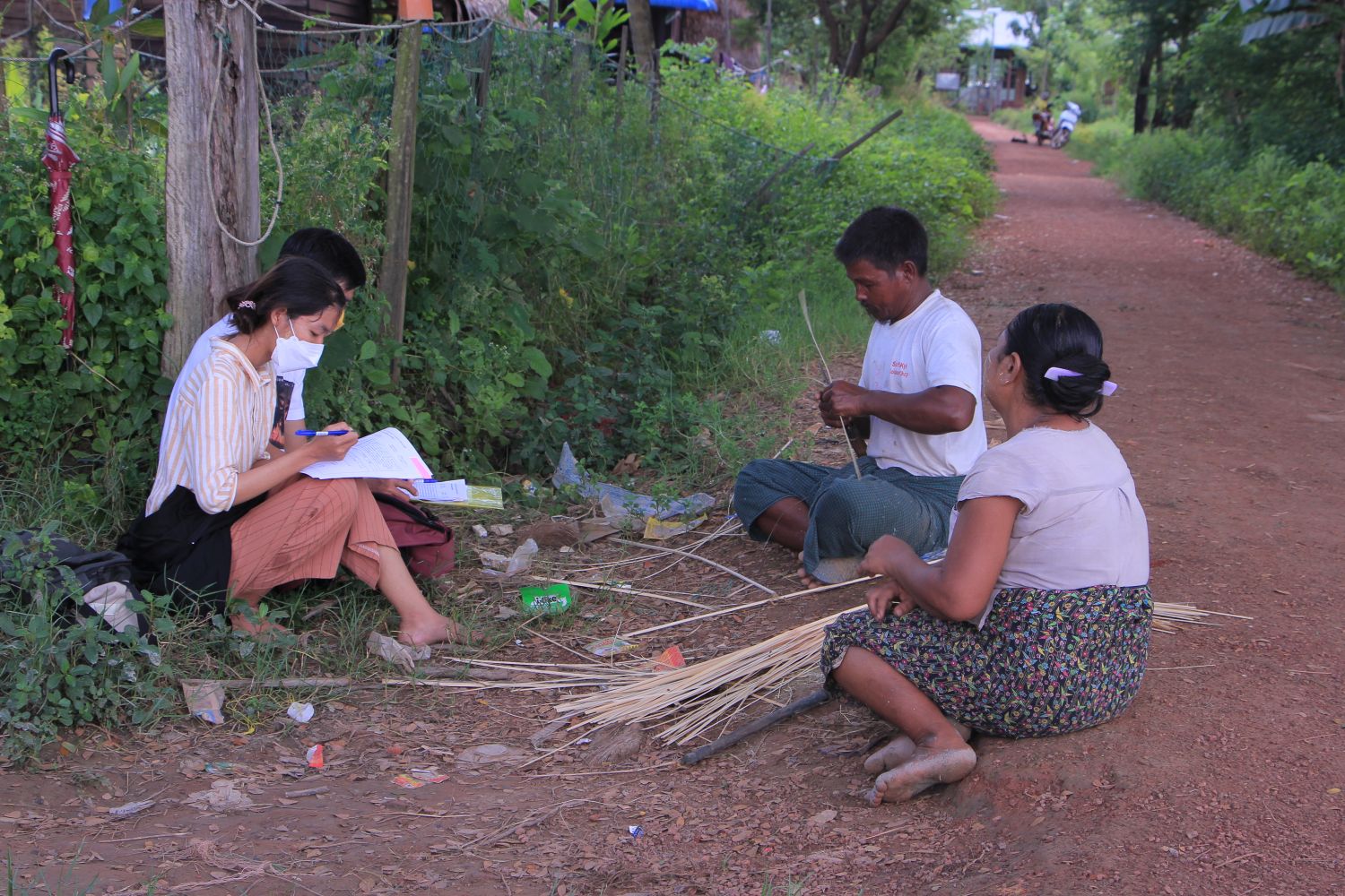 Household interview with community by young researchers from Myanmar Coastal Conservation Lab (MCCL) in Koe Tae Su Village, Bilin Township