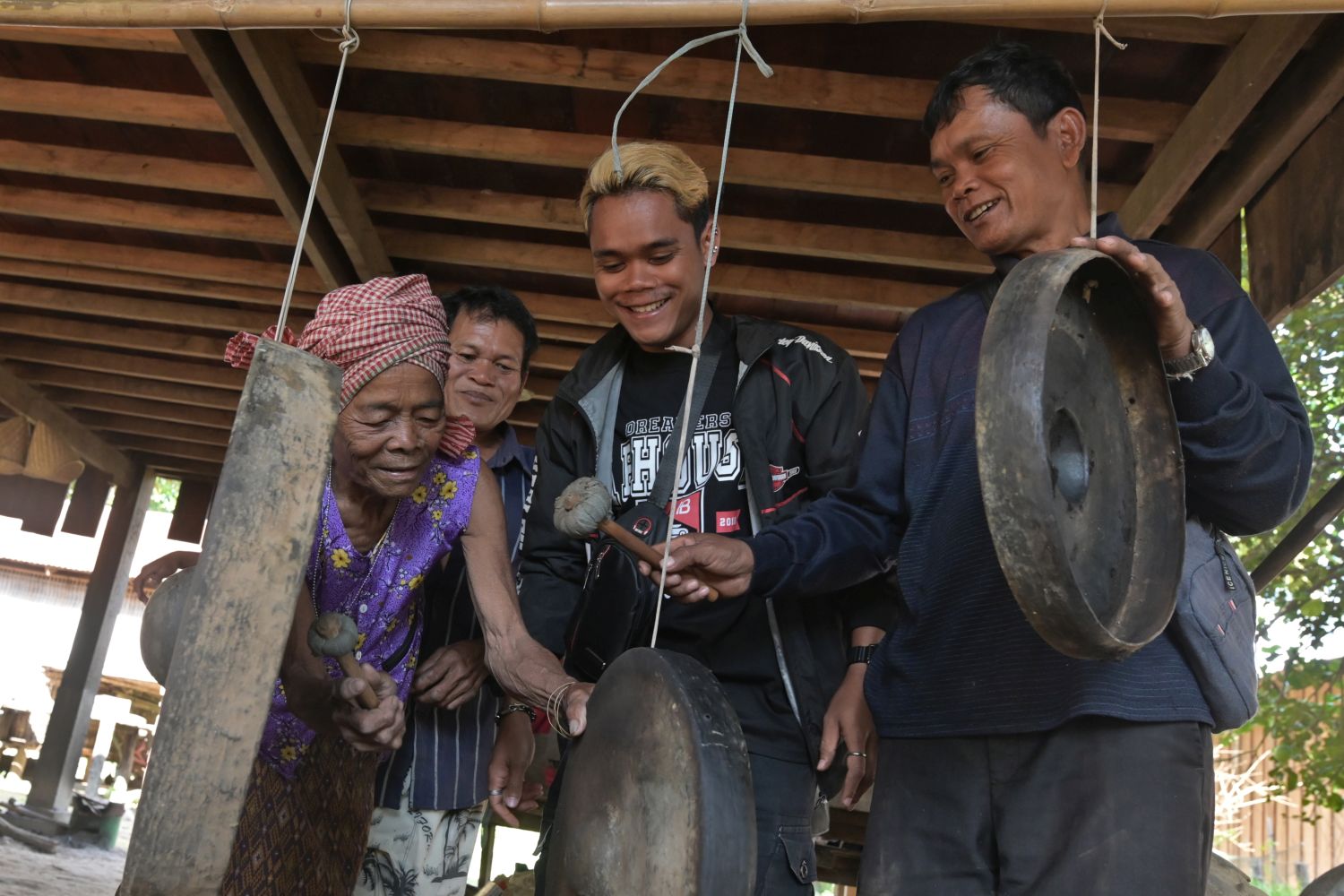2.	Indigenous Hip Hop artist, Mondet Youn makes music with O’Chay Commune residents on bronze gongs passed down for generations for use in Brao and Kavet cultural traditions. 