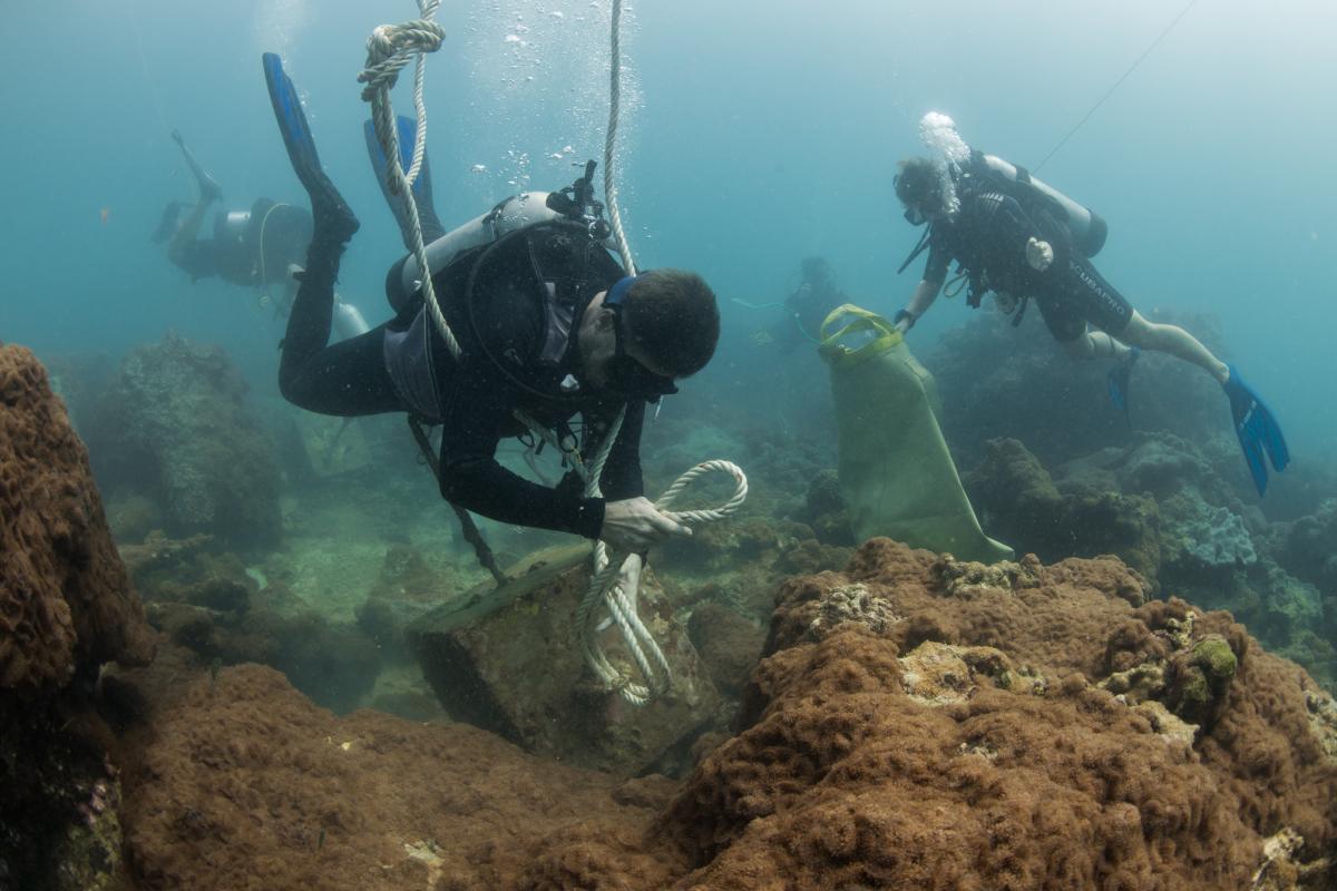 Collaborative Mooring Buoy Installation at Marriott Merlin Beach