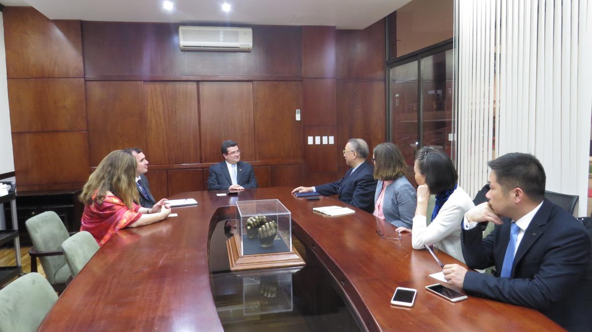 El Ministro de la Presidencia de Costa Rica, Sergio Alfaro, también recibió al Presidente de la UICN 