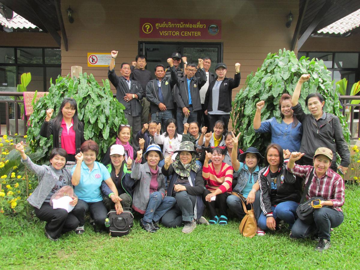 Mae Ying groups, Villagers and the National Park Staff are gathering to prepare data collection on food plants. 