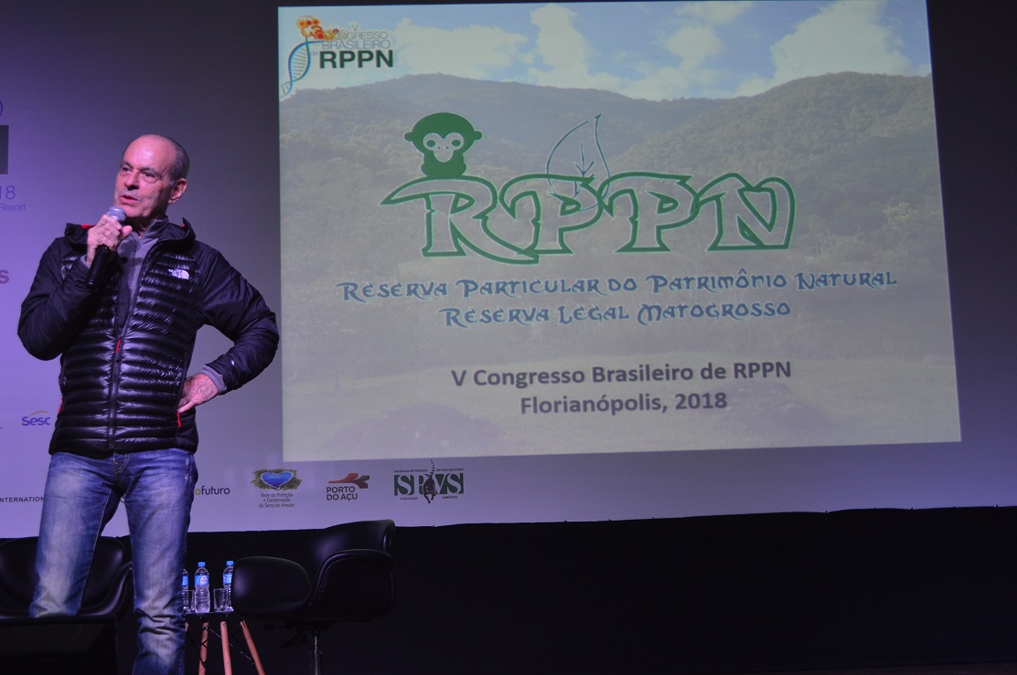 Ney Matogrosso, a famous Brazilian singer, telling to the participants his experience as RPPN owner