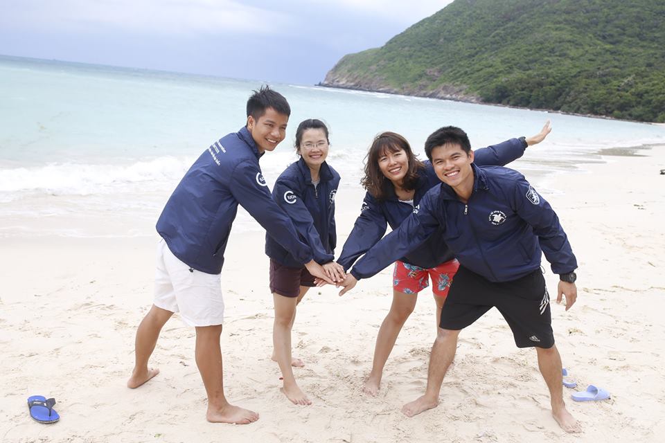 IUCN volunteers in Con Dao National Park