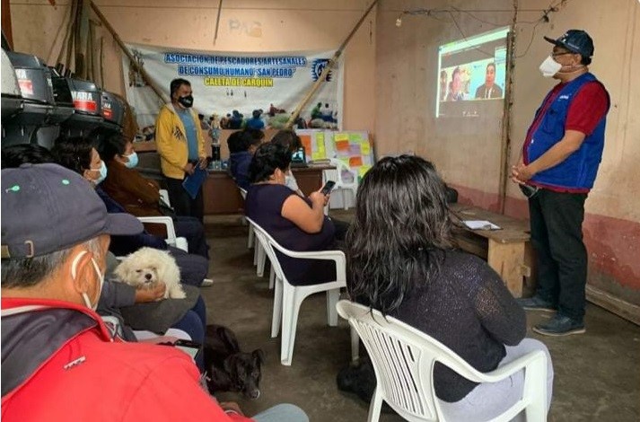 Pescadoras y pescadores peruanos de la Asociación de Pescadores Artesanales Consumo Humano San Pedro Caleta de Carquín formaron parte de la audiencia que se sumó al análisis sobre las contribuciones y los desafíos de las mujeres en el sector pesquero.