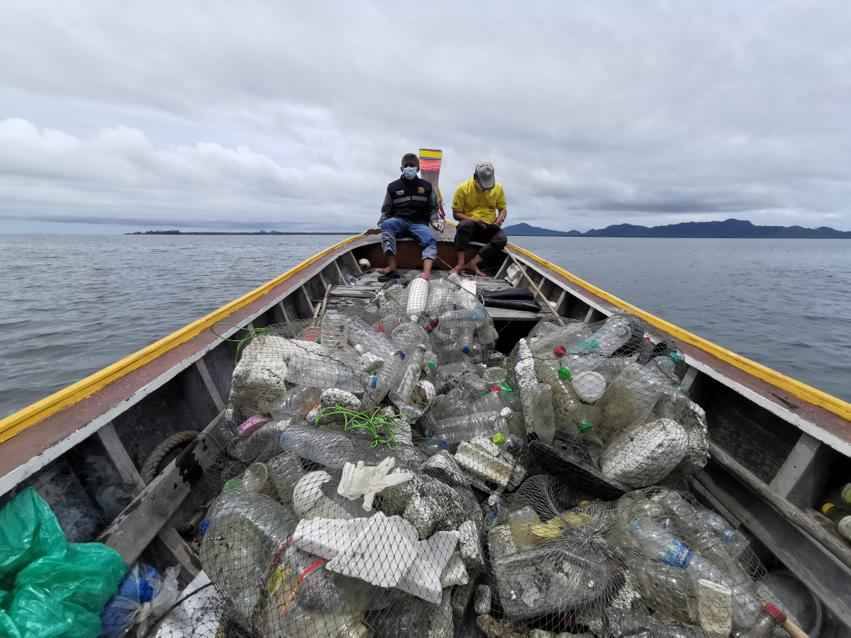 Transfer ocean waste from island