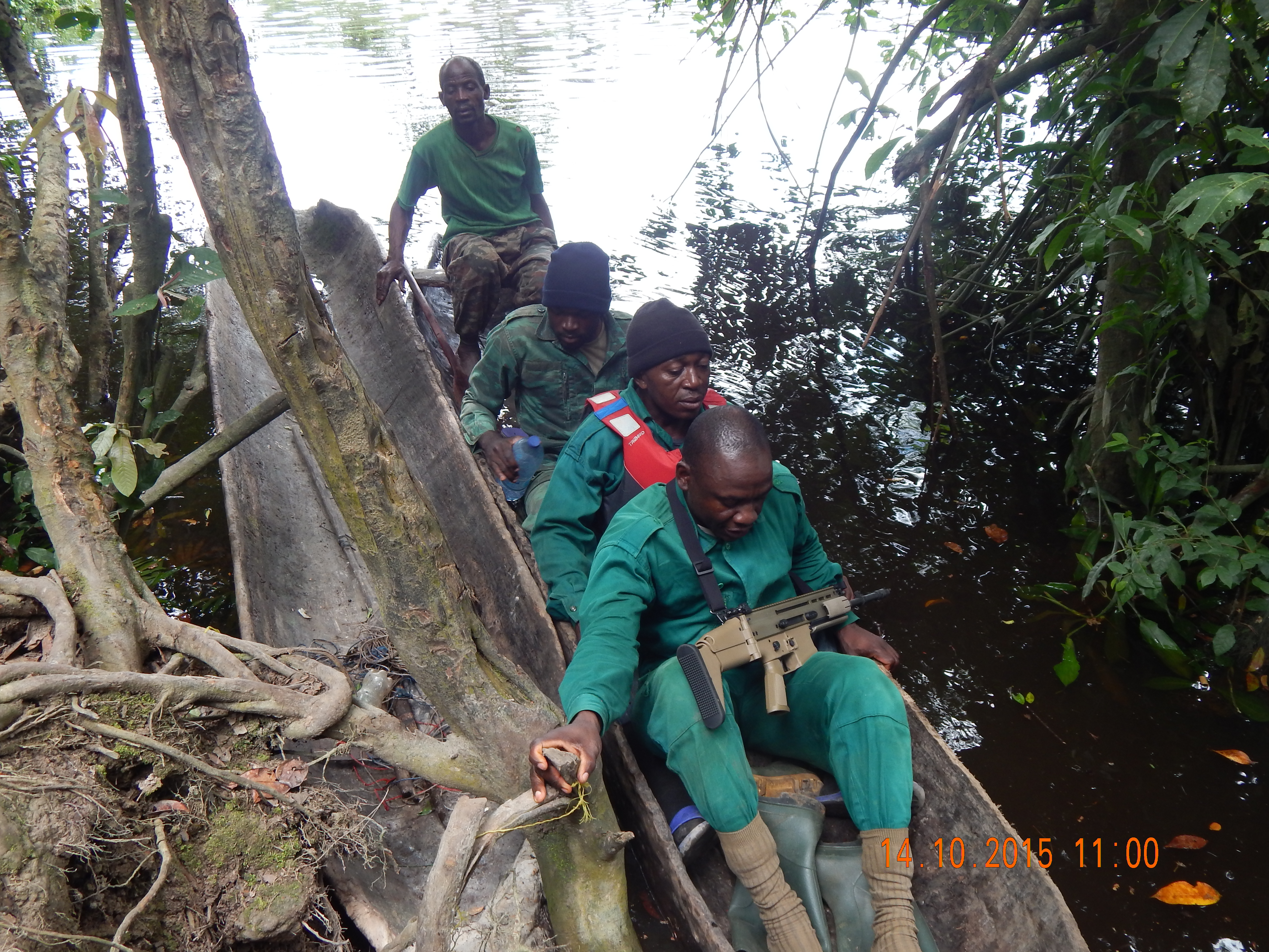 SMART patrol Ecoguards crossing the Dja river