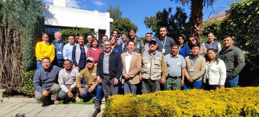 A group of people posing for a photo

AI-generated content may be incorrect.