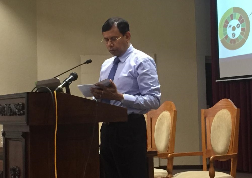 Dr Ananda Mallawatantri, Country Representative IUCN Sri Lanka addressing the gathering 