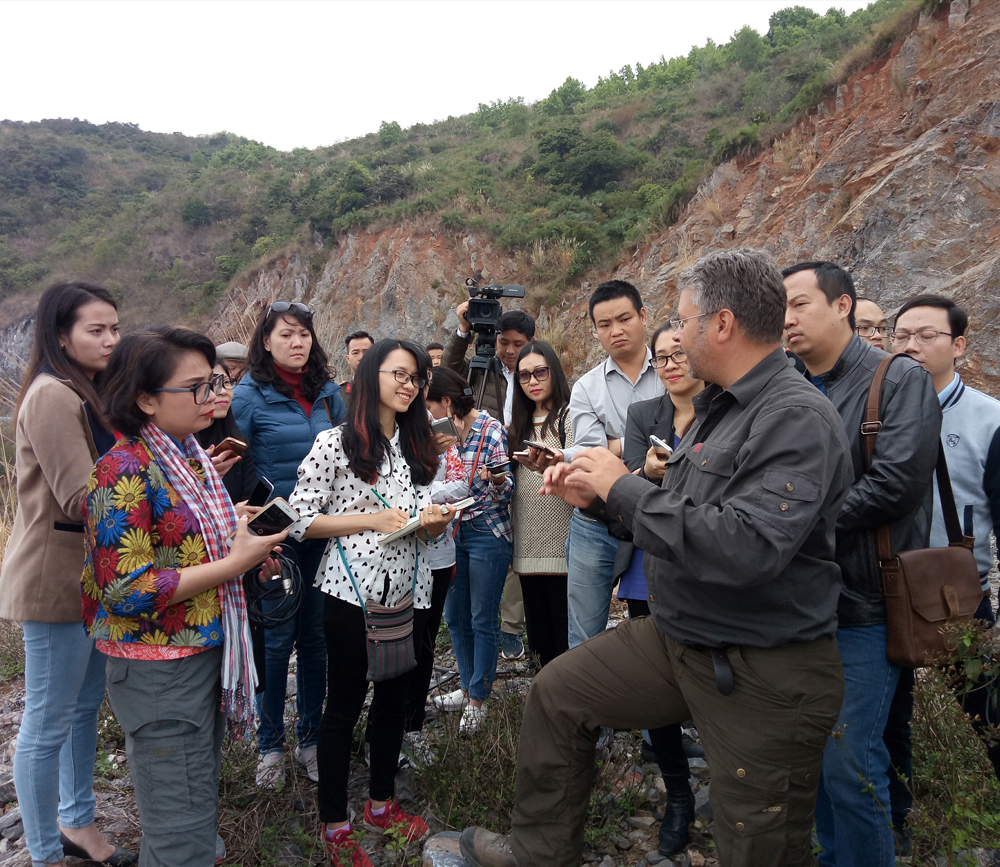 Journalists discussing with Mr. Neahga Leonard, Director of Cat Ba Langur Conservation Project