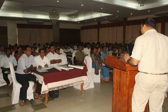 Dr Sandun Perera of Sabaragamuwa University delivering a lecture