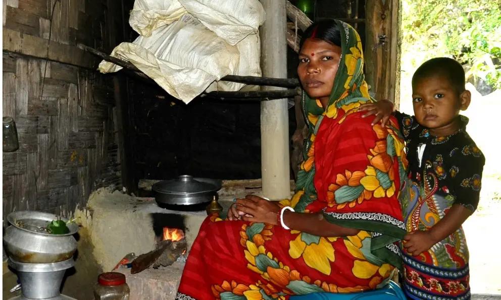 Mrs Beauty Das using improved cooking stove, Cox's Bazar, Bangladesh 