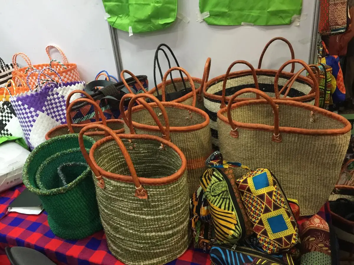  Some alternatives to plastic shopping bags that are used in Kenya