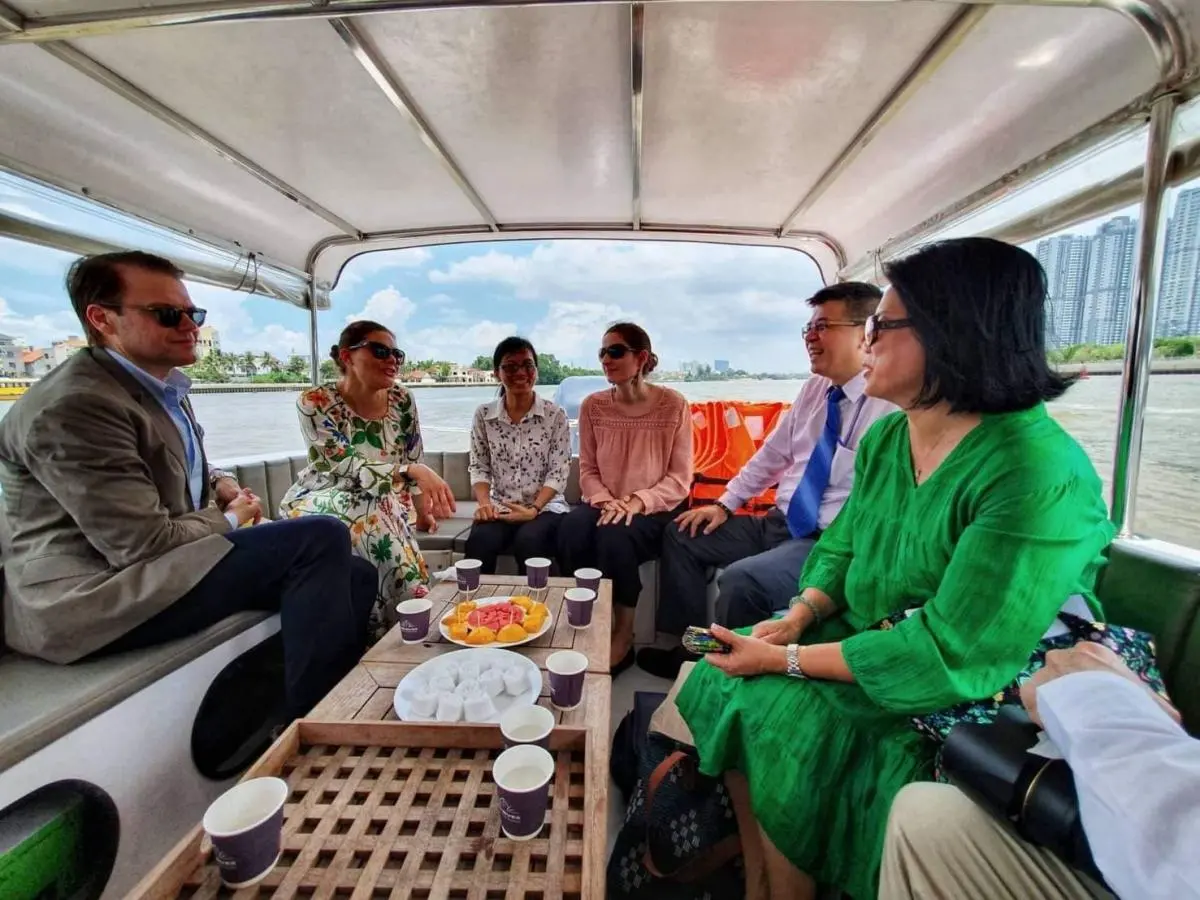 Sweden crown princess took a boat in Saigon River along with relevant stakeholders including IUCN