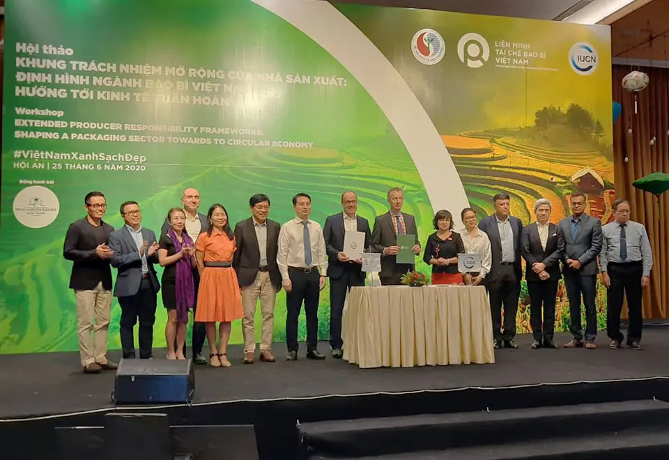 Representatives from IUCN Viet Nam and PRO Viet Nam participated in the MOU signing ceremony  