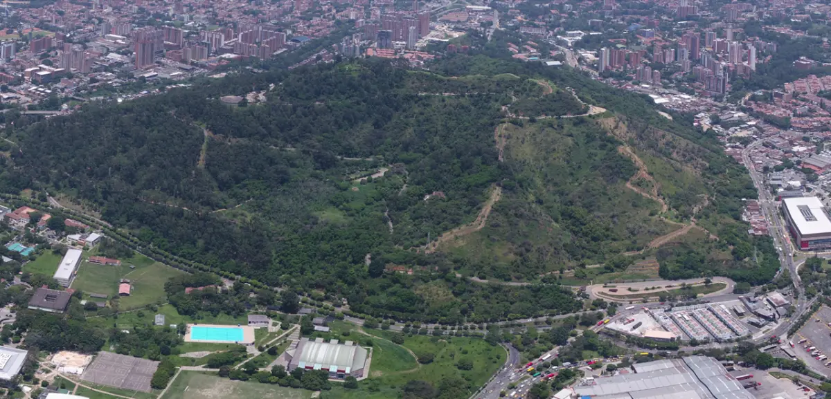 Fotografía aérea PNR Cerro el Volador. Plan de manejo ambiental 2018. 