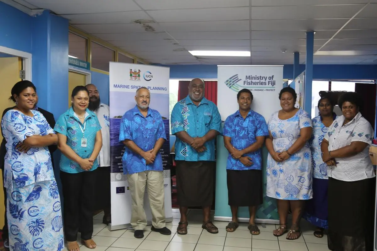 Group photo with Ministry of Fisheries and IUCN Oceania