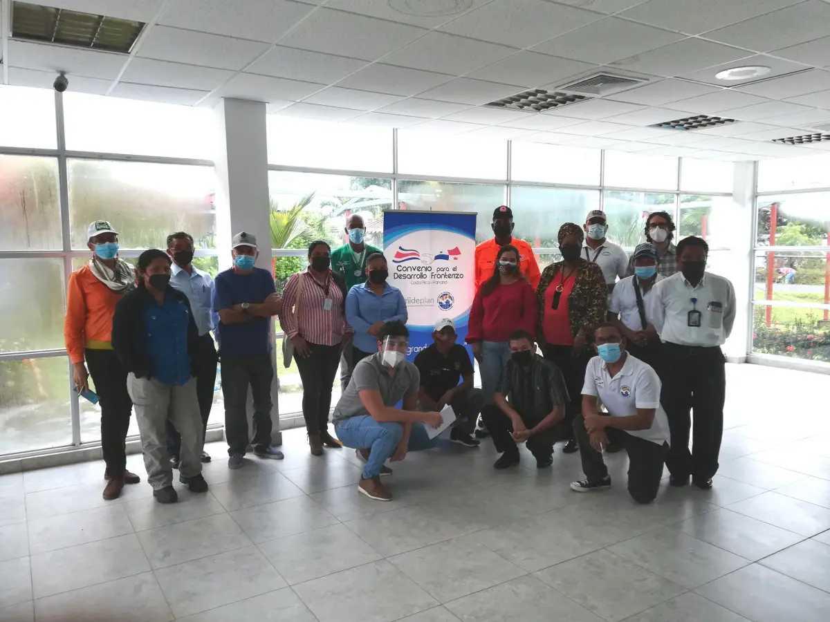 Representantes de la Comisión Binacional de la Cuenca del Río Sixaola en Panamá