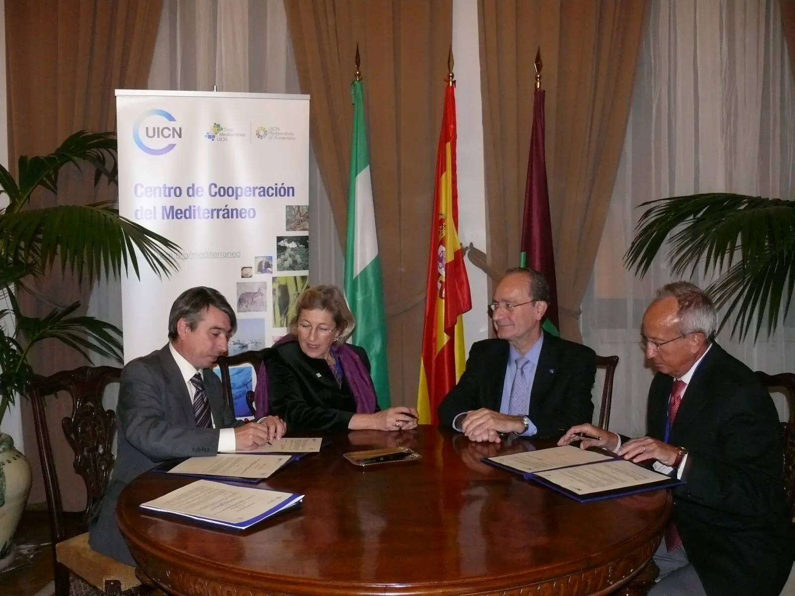 Firma de acuerdos de colaboración UICN Med en el Ayuntamiento de Malaga, 22 de noviembre 2010