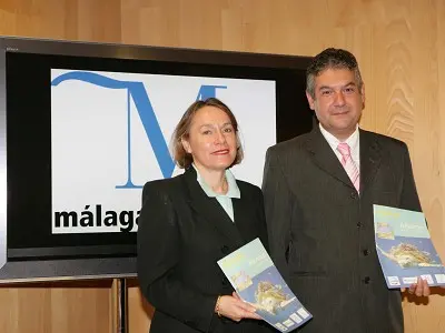 Margarita Astrálaga (UICN-Med) y Miguel Esteban Martín (Diputación de Málaga) el 21 de septiembre 2009
