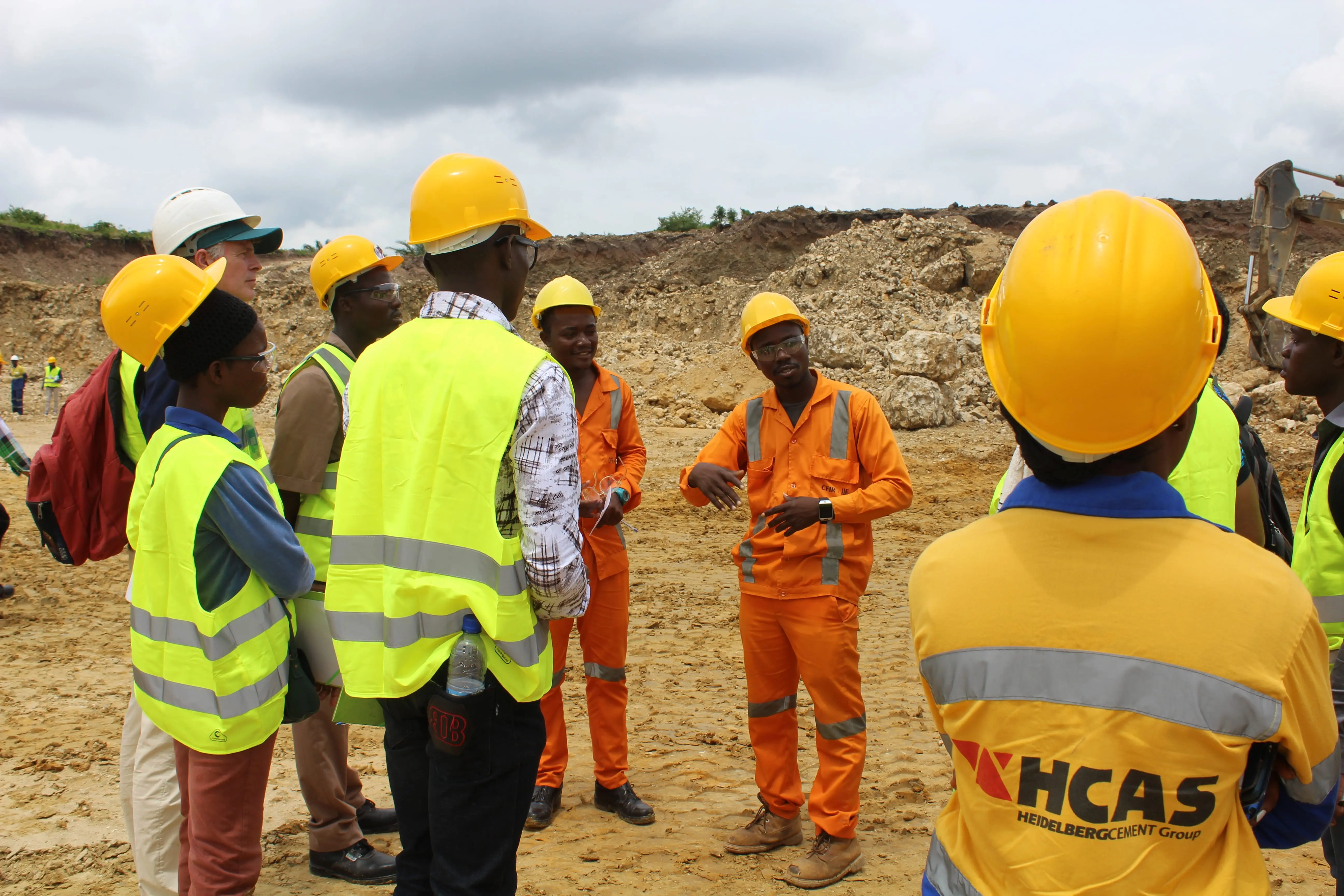 srjs partners in meeting with CimBenin at a quarry 